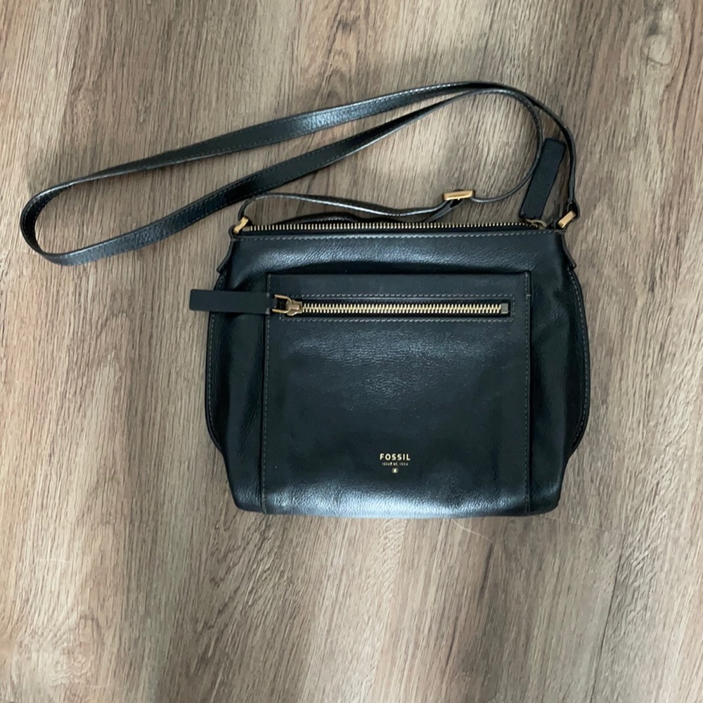 Fossil crossbody bag like new!